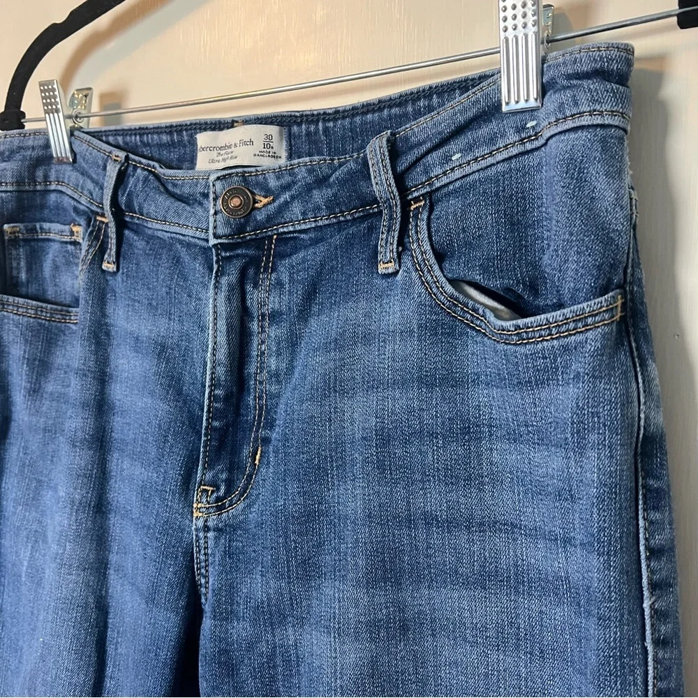 Abercrombie & Fitch – Women’s The‎ Flare Ultra High Rise Jeans Y2K – Sz. 30/10R